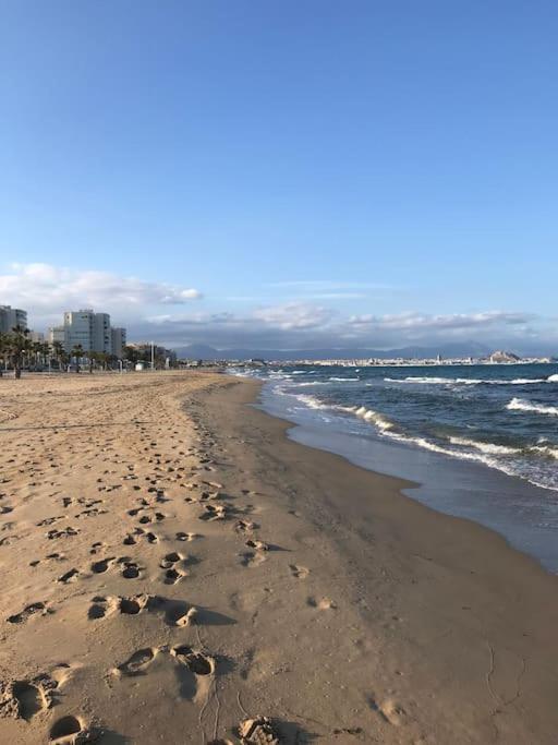 70 Sqm Apartment With Seaview In Arenales Del Sol. Eksteriør bilde