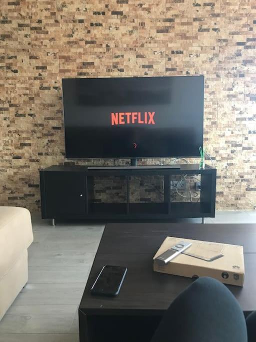 70 Sqm Apartment With Seaview In Arenales Del Sol. Eksteriør bilde
