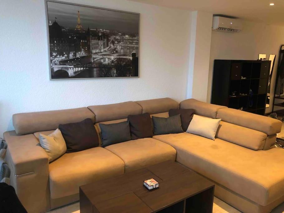 70 Sqm Apartment With Seaview In Arenales Del Sol. Eksteriør bilde